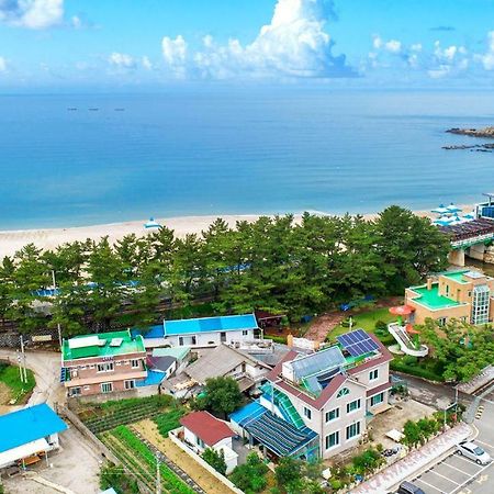 Samcheok Sol Beach Pension Exteriör bild