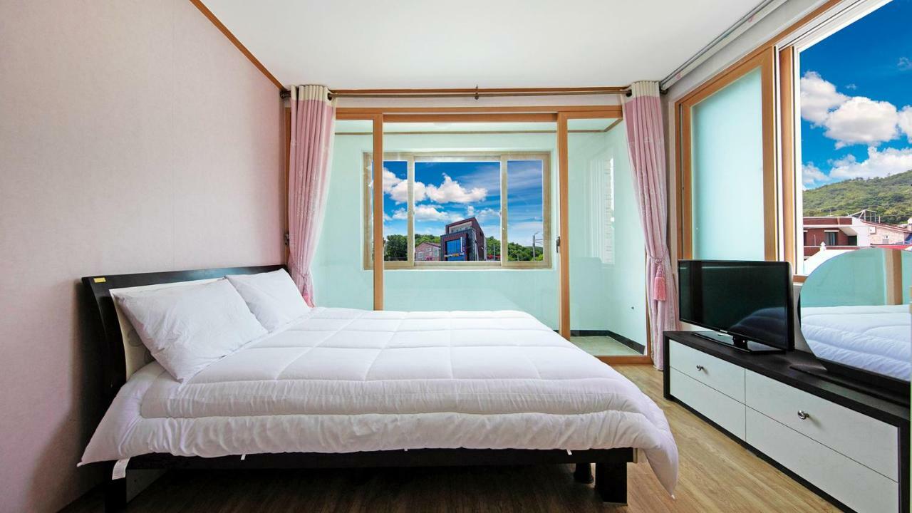 Samcheok Sol Beach Pension Exteriör bild