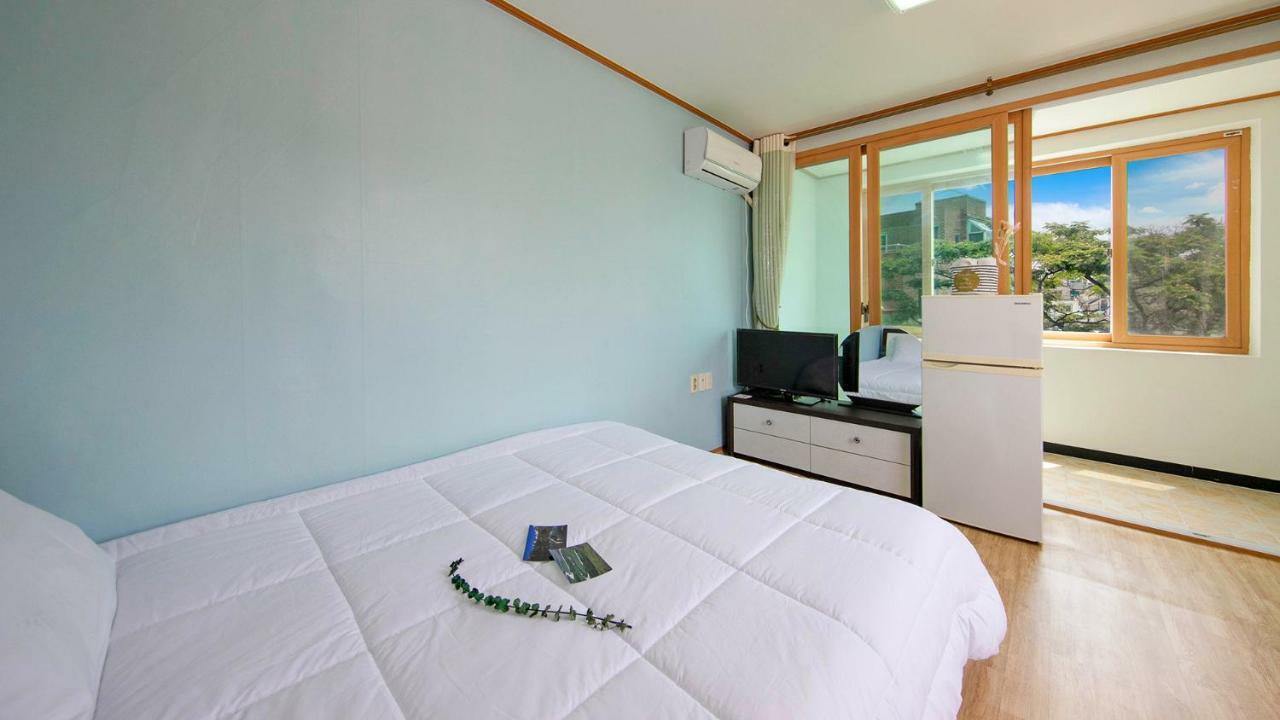 Samcheok Sol Beach Pension Exteriör bild