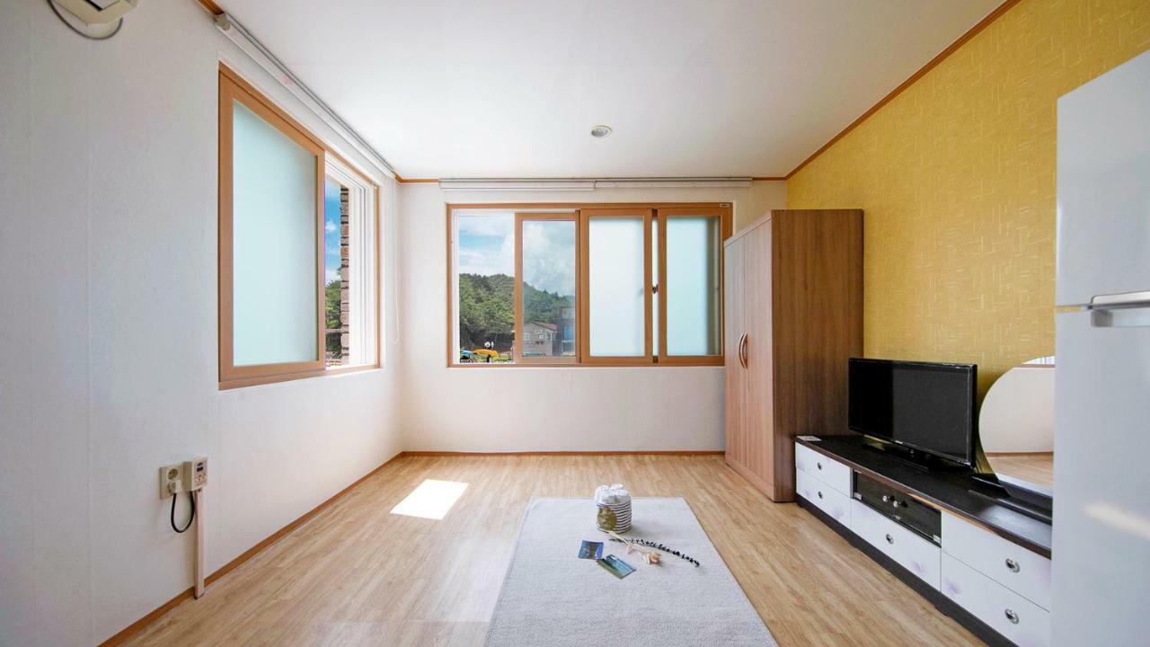 Samcheok Sol Beach Pension Exteriör bild