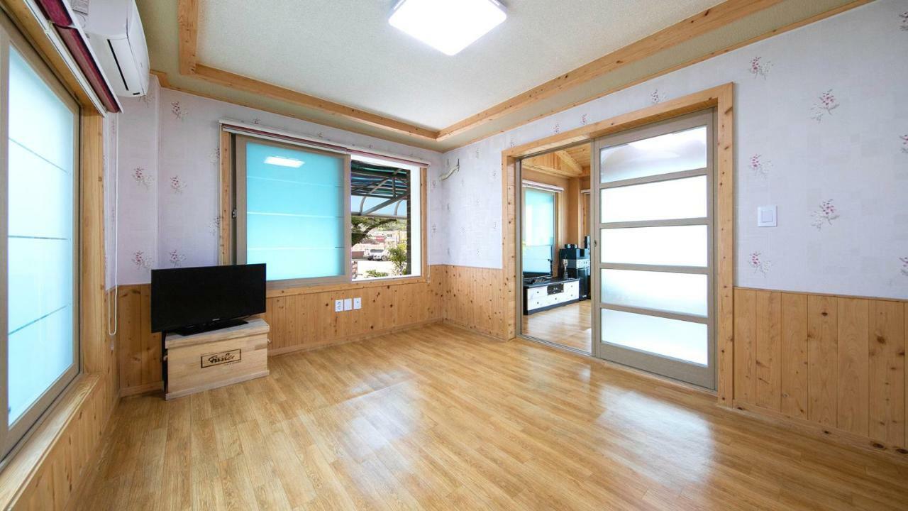 Samcheok Sol Beach Pension Exteriör bild