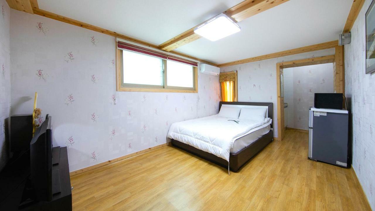 Samcheok Sol Beach Pension Exteriör bild