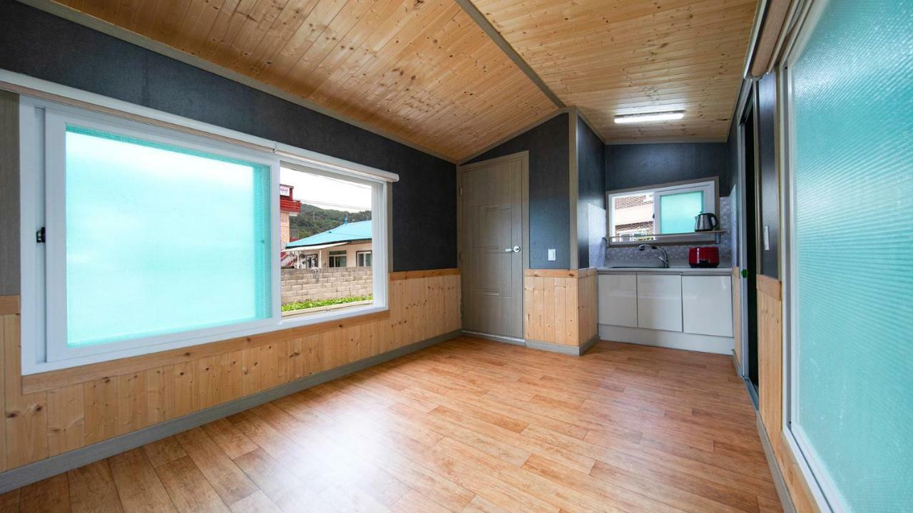 Samcheok Sol Beach Pension Exteriör bild