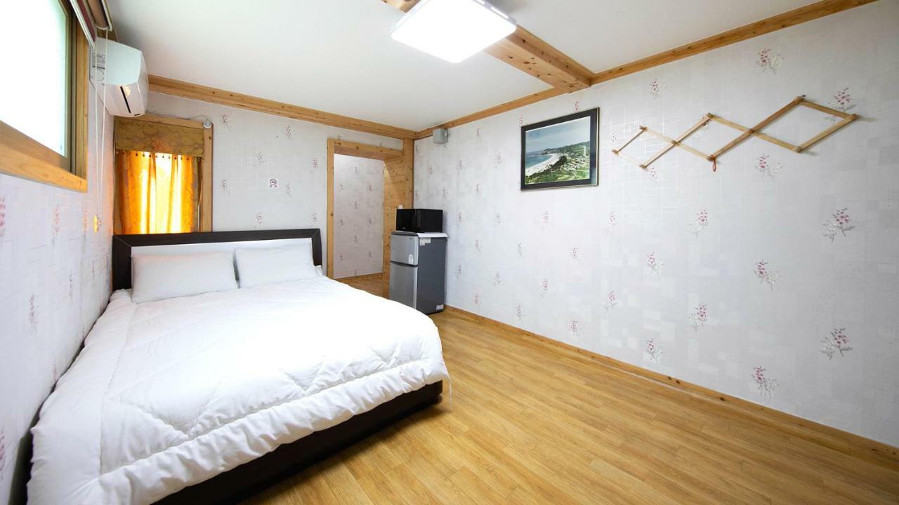 Samcheok Sol Beach Pension Exteriör bild