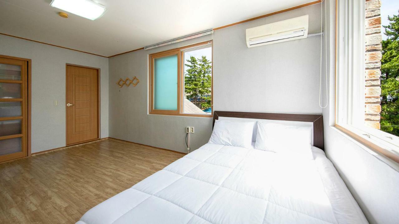 Samcheok Sol Beach Pension Exteriör bild