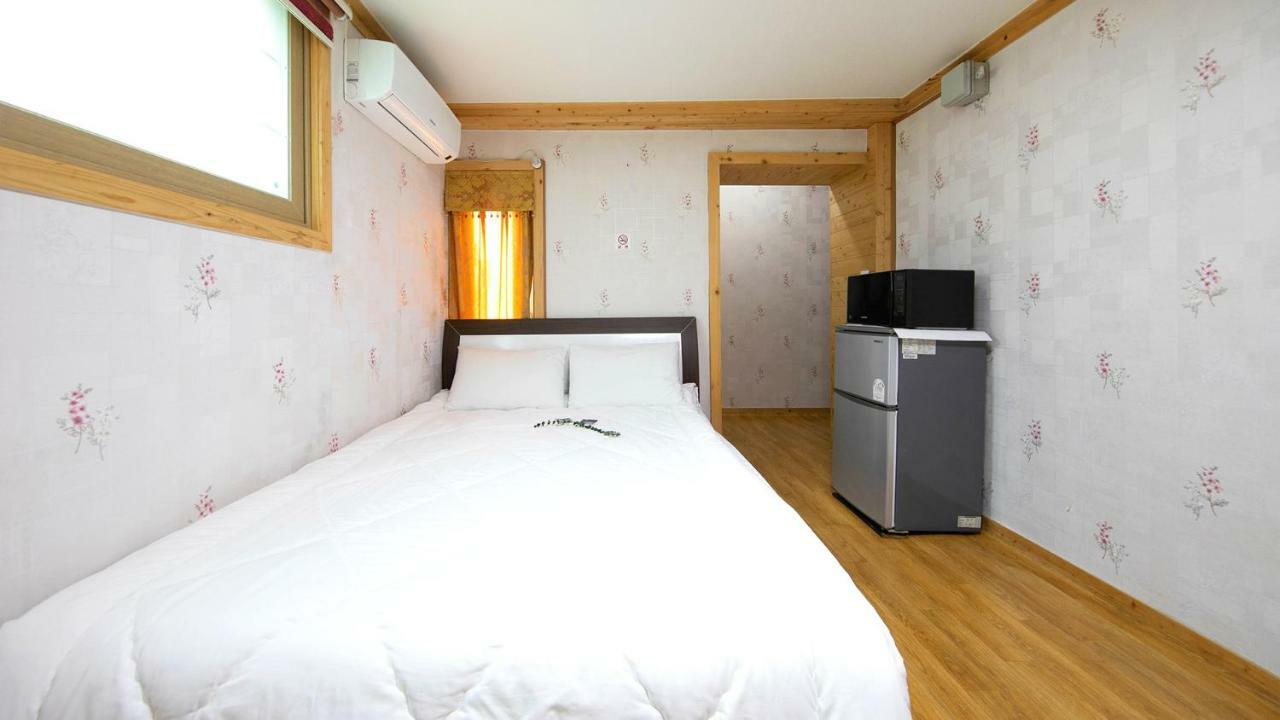 Samcheok Sol Beach Pension Exteriör bild