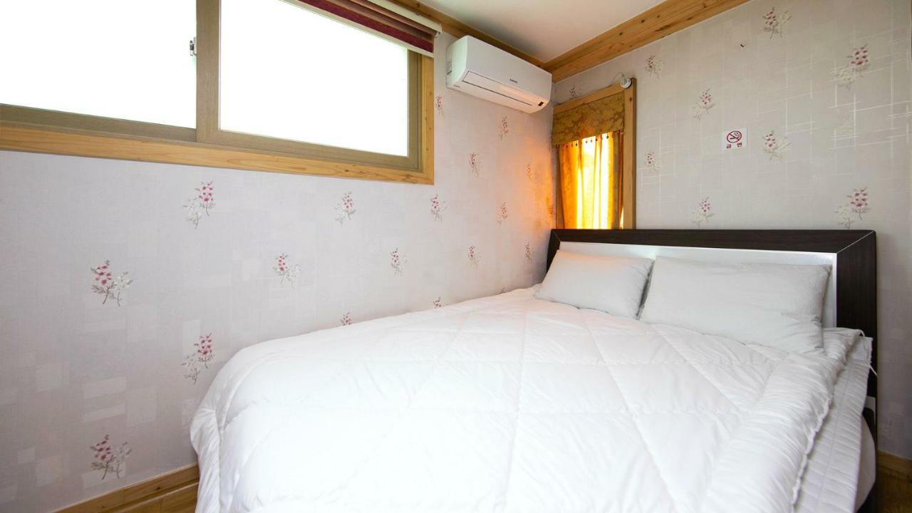 Samcheok Sol Beach Pension Exteriör bild