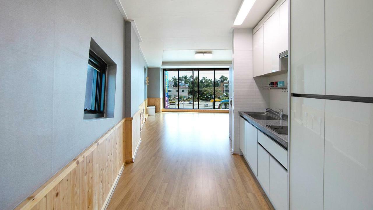 Samcheok Sol Beach Pension Exteriör bild