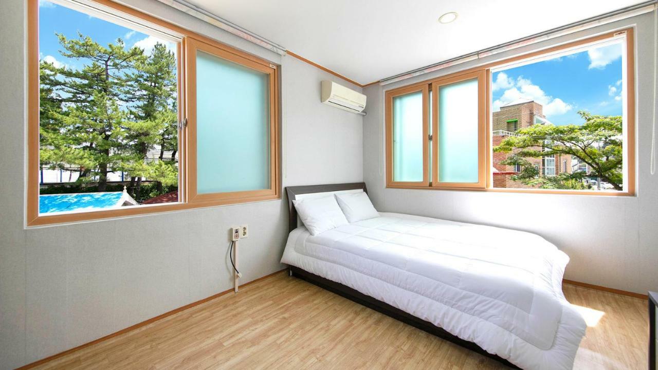 Samcheok Sol Beach Pension Exteriör bild