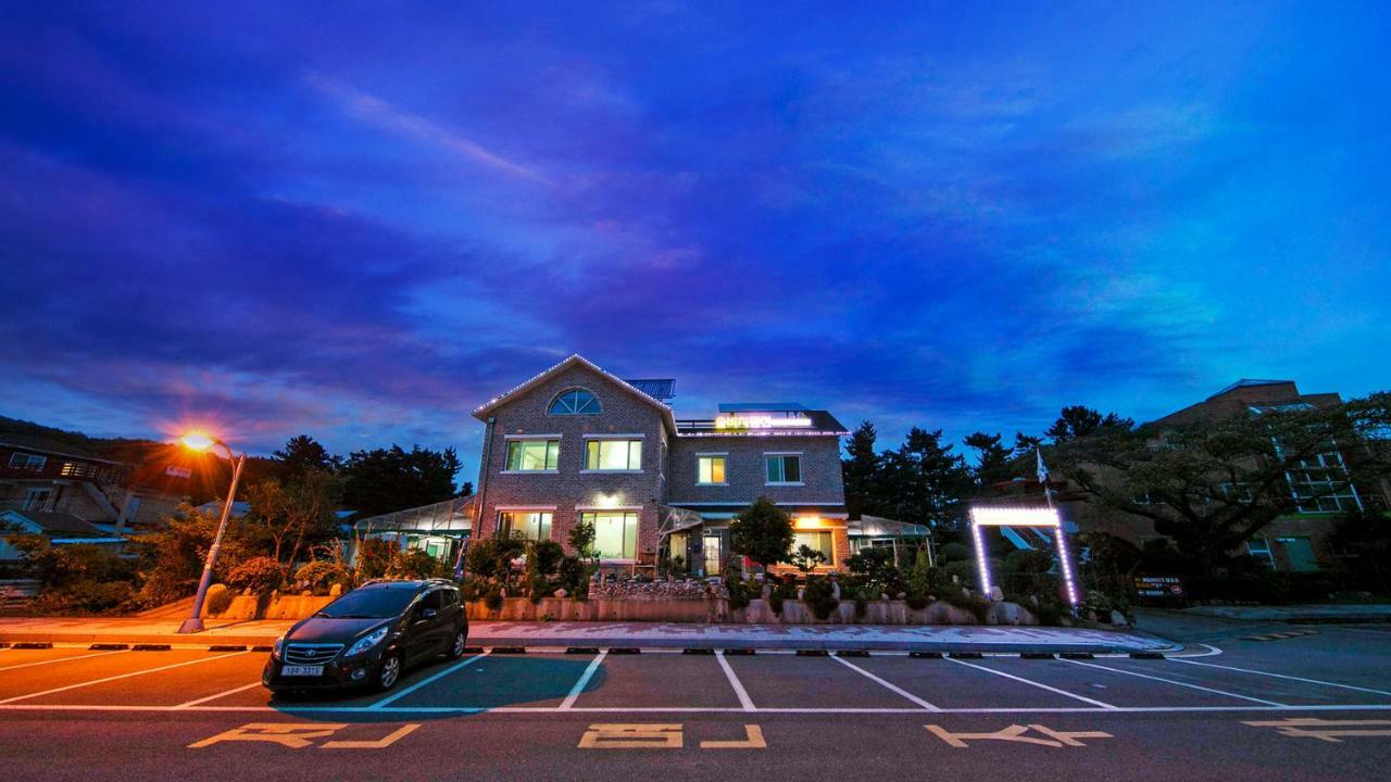 Samcheok Sol Beach Pension Exteriör bild