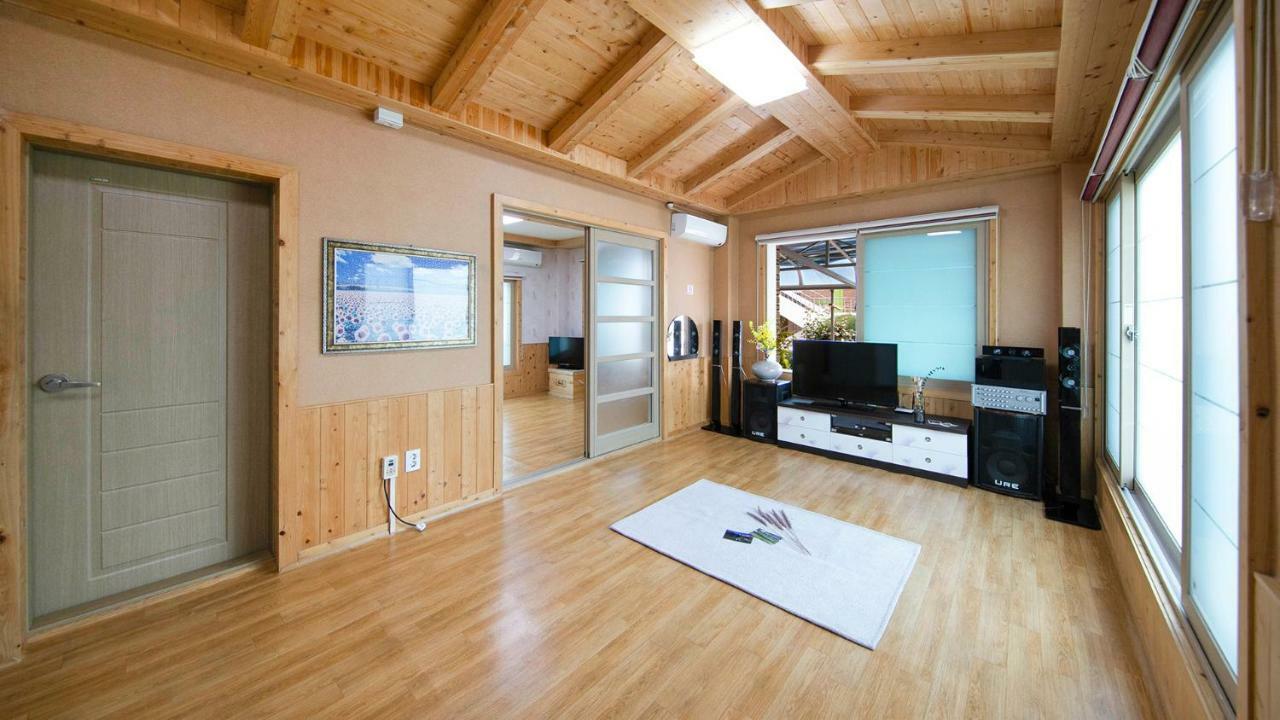 Samcheok Sol Beach Pension Exteriör bild